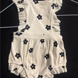 Cat & Jack Floral Baby Girl Romper 6-9M Ruffle Strap Cream One Piece Outfit